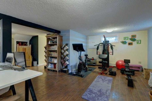 128 Chinook Drive Sw, Calgary, AB 