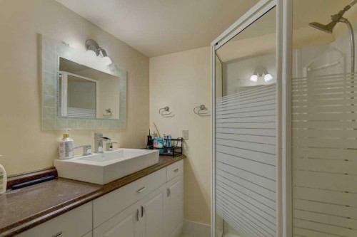 128 Chinook Drive Sw, Calgary, AB 