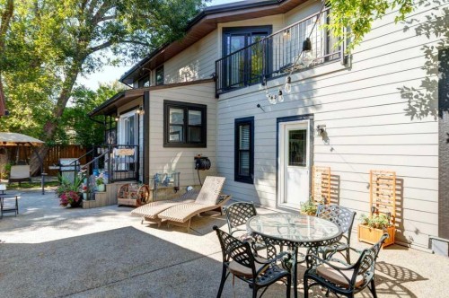 128 Chinook Drive Sw, Calgary, AB 