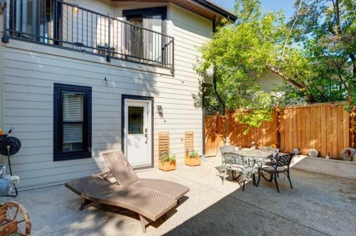 128 Chinook Drive Sw, Calgary, AB 
