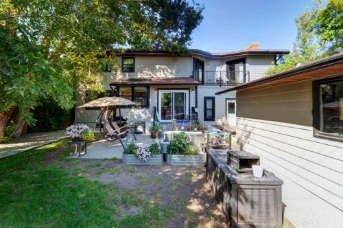 128 Chinook Drive Sw, Calgary, AB 