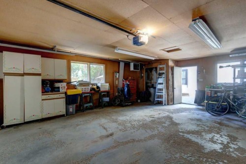 128 Chinook Drive Sw, Calgary, AB 