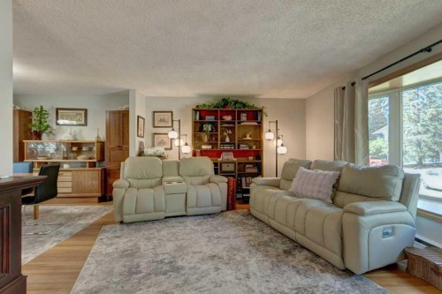 128 Chinook Drive Sw, Calgary, AB 
