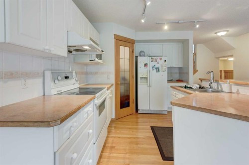 142 Somerset Park Sw, Calgary, AB 