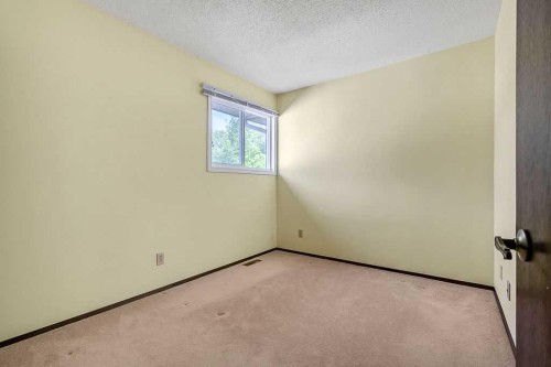 55 Suntree Lane, Okotoks, AB 