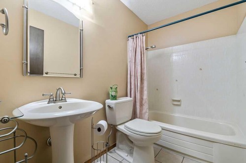 55 Suntree Lane, Okotoks, AB 