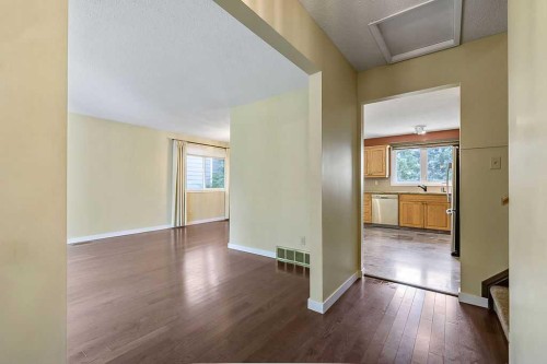 55 Suntree Lane, Okotoks, AB 