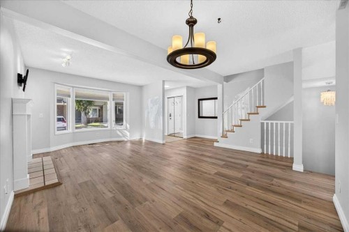 32 Patina Park Sw, Calgary, AB 