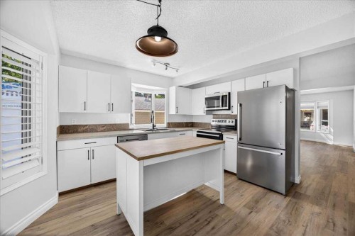32 Patina Park Sw, Calgary, AB 