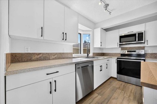 32 Patina Park Sw, Calgary, AB 