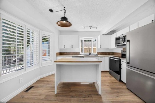 32 Patina Park Sw, Calgary, AB 