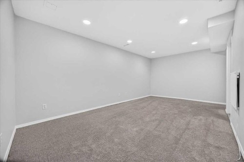32 Patina Park Sw, Calgary, AB 