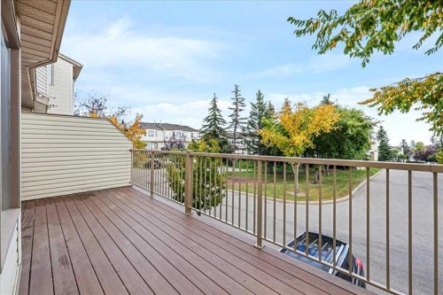 32 Patina Park Sw, Calgary, AB 