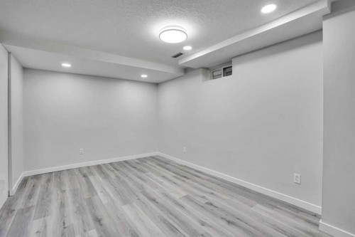 60 Whitaker Close Ne, Calgary, AB 