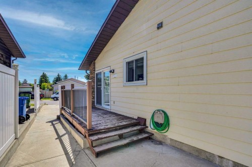 60 Whitaker Close Ne, Calgary, AB 