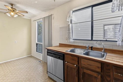 1272 Berkley Drive Nw, Calgary, AB 
