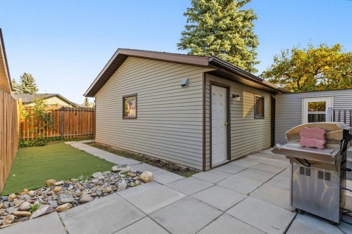 1272 Berkley Drive Nw, Calgary, AB 