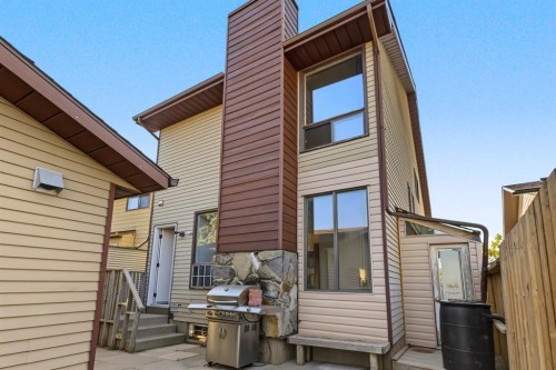 1272 Berkley Drive Nw, Calgary, AB 