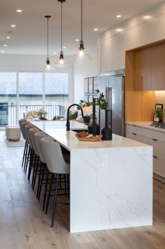 2026 36 Street Sw, Calgary, AB 