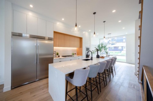 2026 36 Street Sw, Calgary, AB 