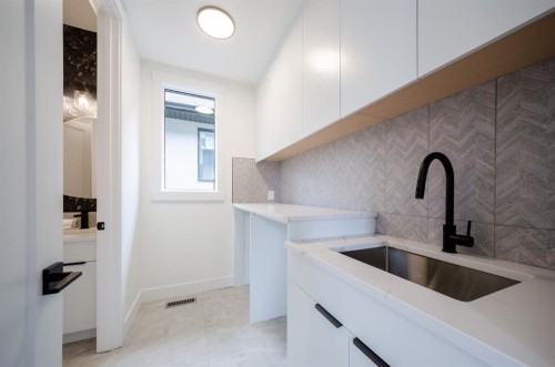 2026 36 Street Sw, Calgary, AB 