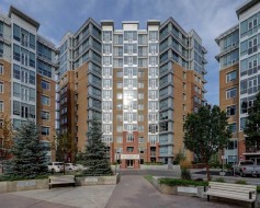 604-32 Varsity Estates Circle NW Calgary, AB T3A 2Y1