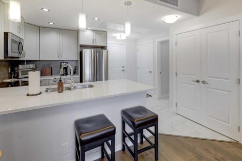 604-32 Varsity Estates Circle Nw, Calgary, AB 