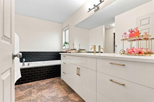279 Copperpond Circle Se, Calgary, AB 