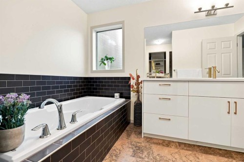 279 Copperpond Circle Se, Calgary, AB 