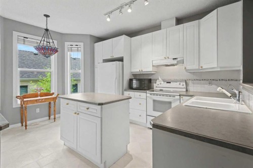 46 Prestwick Gardens Se, Calgary, AB 