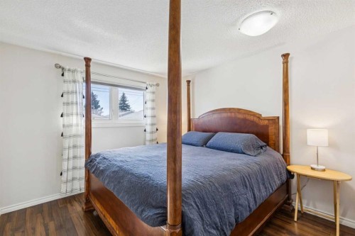 144 Dovercliffe Way Se, Calgary, AB 