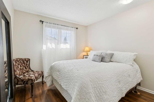 144 Dovercliffe Way Se, Calgary, AB 