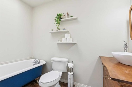 144 Dovercliffe Way Se, Calgary, AB 