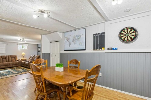 144 Dovercliffe Way Se, Calgary, AB 