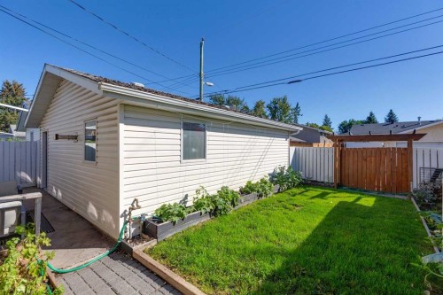 144 Dovercliffe Way Se, Calgary, AB 
