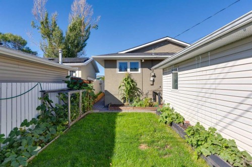 144 Dovercliffe Way Se, Calgary, AB 