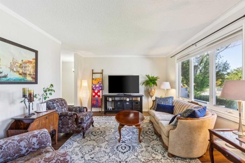 144 Dovercliffe Way Se, Calgary, AB 