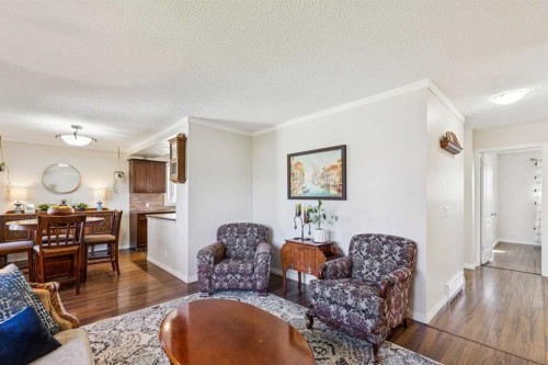 144 Dovercliffe Way Se, Calgary, AB 