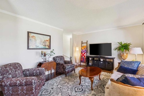 144 Dovercliffe Way Se, Calgary, AB 