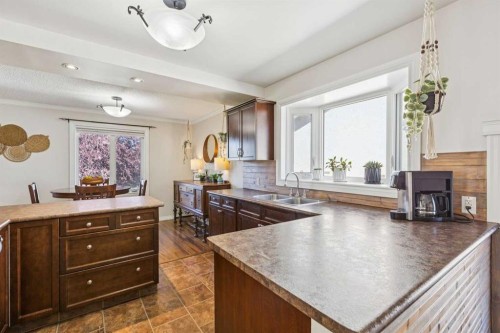 144 Dovercliffe Way Se, Calgary, AB 