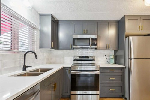 70-3223 83 Street Nw, Calgary, AB 