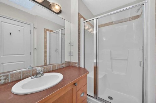 2-3421 5 Avenue Nw, Calgary, AB 