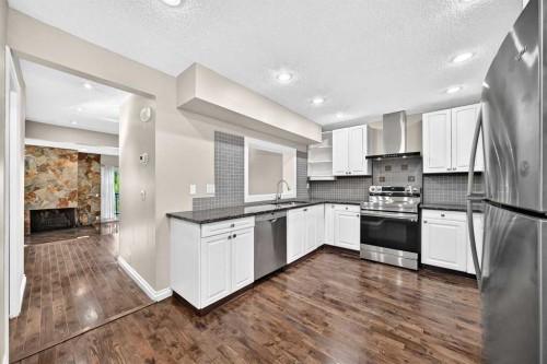 25-448 Strathcona Drive Sw, Calgary, AB 
