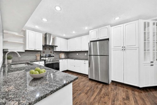 25-448 Strathcona Drive Sw, Calgary, AB 