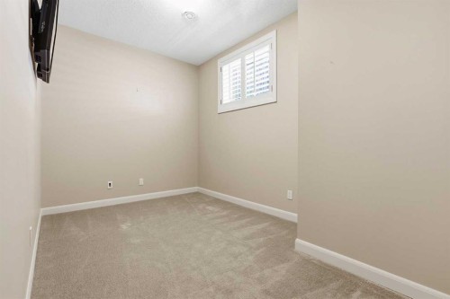 37 Cranbrook Heights Se, Calgary, AB 