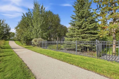 37 Cranbrook Heights Se, Calgary, AB 