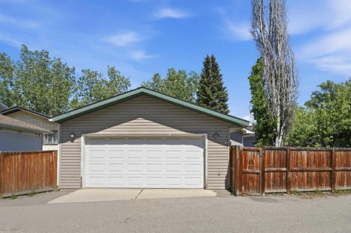 121 Sunbank Way Se, Calgary, AB 