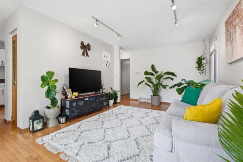 121 Sunbank Way Se, Calgary, AB 