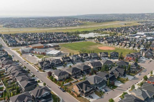 212 Evansglen Close Nw, Calgary, AB 