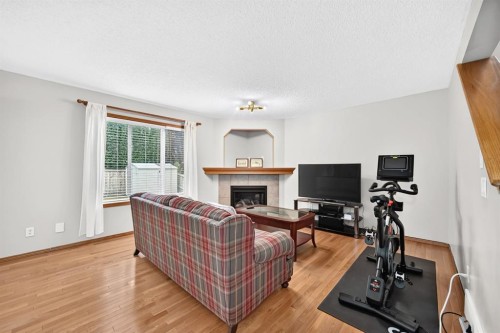 234 Somerglen Way Sw, Calgary, AB 